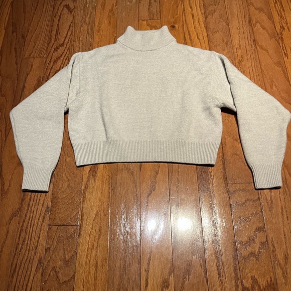 Aritzia Harper sweater - size xs - Picture 2 of 4
